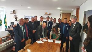 Escola Federativa Itaboraí assina termo de adesão à plataforma de estudos para servidores (2)