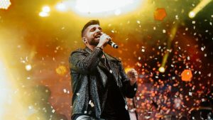 Itaboraí 189 anos Os Barões da Pisadinha reúnem ‘mar de gente’ na Av. 22 de Maio (4)