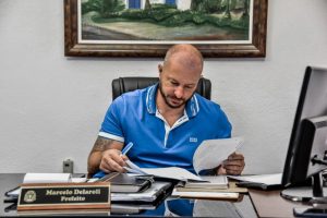 Marcelo Delaroli assina convênio com Estado para obras em Aldeia da Prata