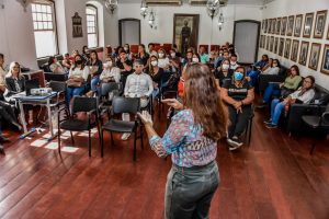 Capacitação para enfermeiros e dentistas um olhar voltado para gestantes