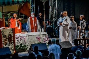 Festividades de São Pedro reúnem centenas de famílias e agitam Venda das Pedras (2)