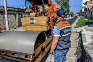 Prefeitura de Itaboraí intensifica obras de pavimentação no distrito de Manilha (4)