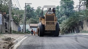 Ruas do bairro Retiro recebem pavimentação asfáltica (3)