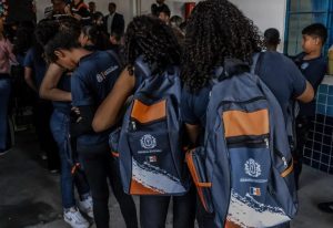 kit escolar 4