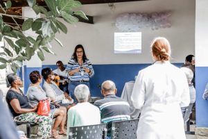 Ação conscientiza sobre sintomas e tratamento para Alzheimer