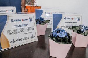 Profissionais de saúde recebem orientação sobre cuidados com idosos (1)