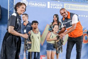 Projeto VivaVôlei é lançado com aulas gratuitas do esporte para crianças e adolescentes (3)