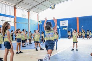 Projeto VivaVôlei é lançado com aulas gratuitas do esporte para crianças e adolescentes
