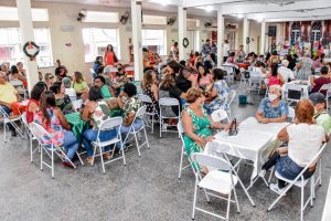 Aposentados e pensionistas do Itaprevi ganham festa de Natal (2)