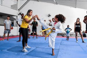 Alunos de projeto social de Itaboraí participam de 'aulão' com atletas nacionais e internacionais do Taekwondo (3)