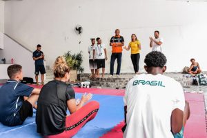 Alunos de projeto social de Itaboraí participam de 'aulão' com atletas nacionais e internacionais do Taekwondo (4)