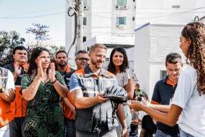 Prefeitura entrega bicicletas para visitadores do Programa Criança Feliz