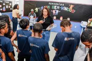 Escolas municipais de Itaboraí iniciam ano letivo 2023 com entrega de materiais didáticos (4)