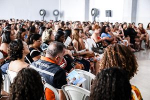 Prefeitura de Itaboraí realiza abertura oficial do ano letivo 2023 para educadores com palestra de Bráulio Bessa (4)
