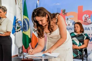 Novos membros do Conselho de Acompanhamento e Controle Social do Fundeb tomam posse (2)