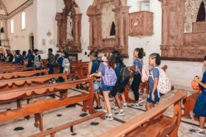 Alunos da rede municipal participam da retomada das visitas guiadas pelo Centro Histórico de Itaboraí (3)
